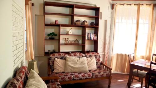 San Fernando 3BR, 3BA Comfort and Convenience in San Fernando