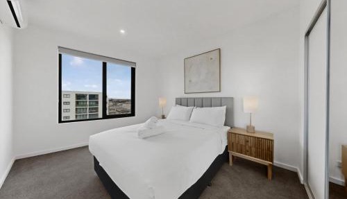 Modern Newly Furnished Apartment with Full Kitchen in Perth