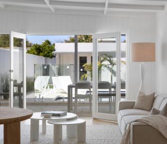 Parkside Pool Retreat - Coastal Chic Escape in Unley